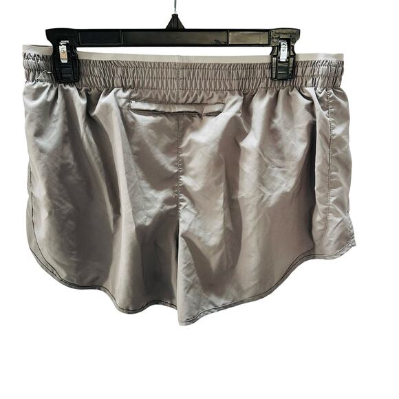 Nike Dri-FIT Women's Running Shorts - Size Large - Breathable & Lightweight - Picture 2 of 5